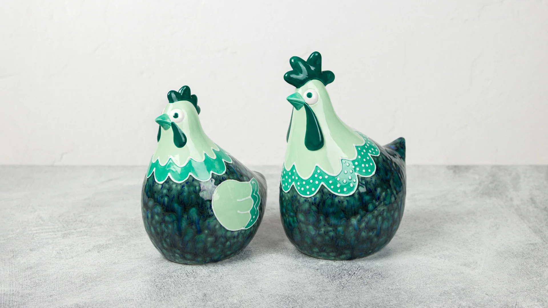 Bisque Chicken with Iron Legs H 11 + 4cm - Image 2