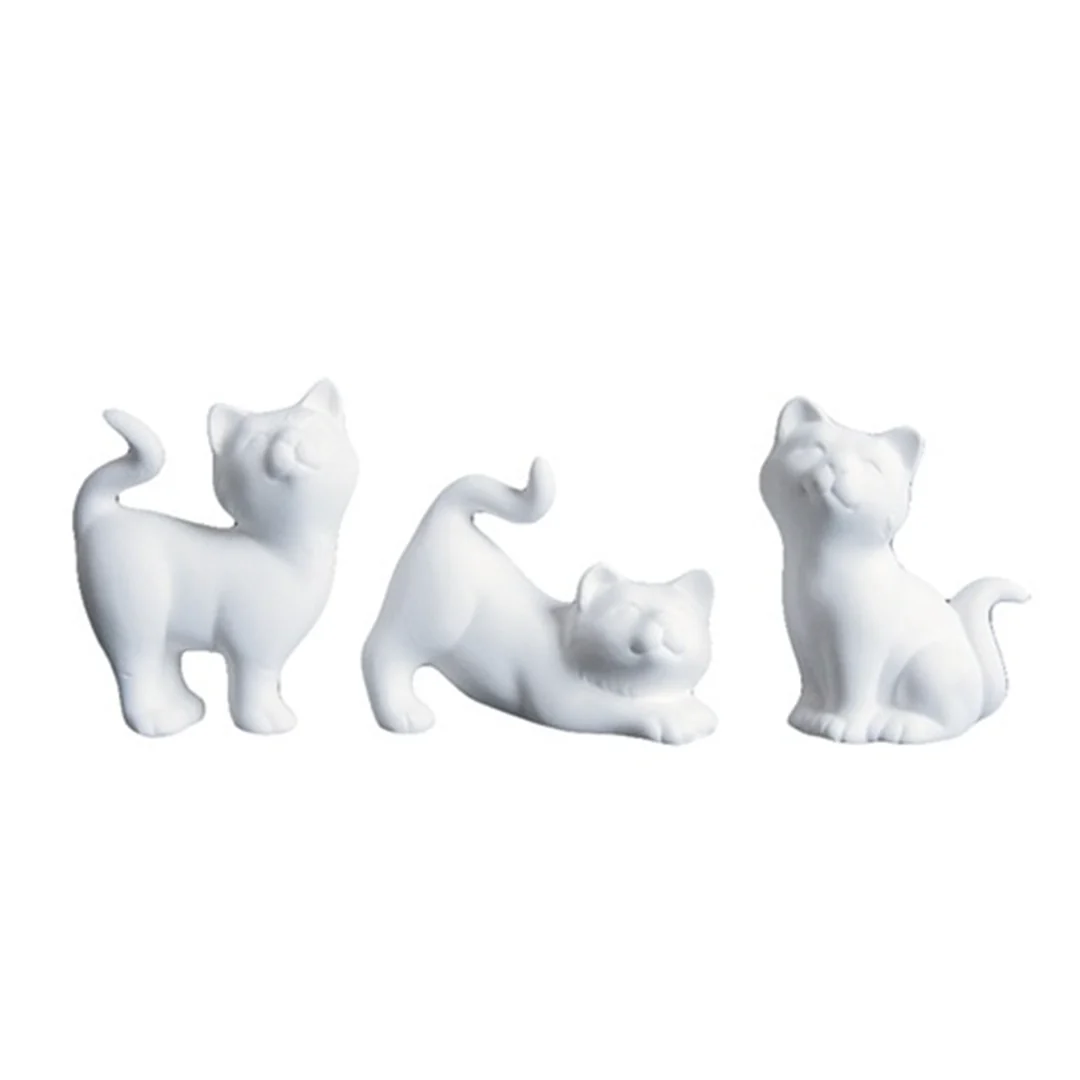 Bisque Curious Kittens 7-9cm