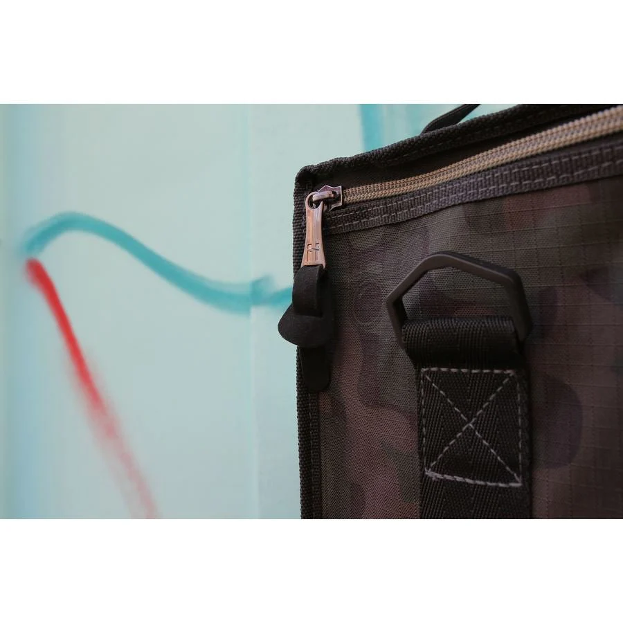 Loop 8 Pack Shoulder Bag Camouflage - Image 4