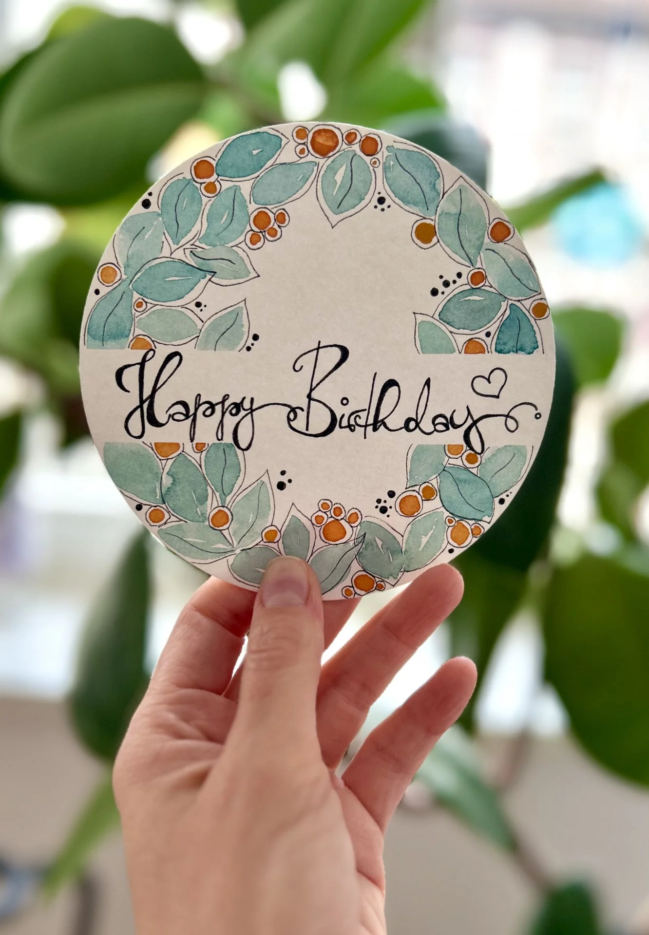Round Watercolour Paper in Metal Box - Image 3